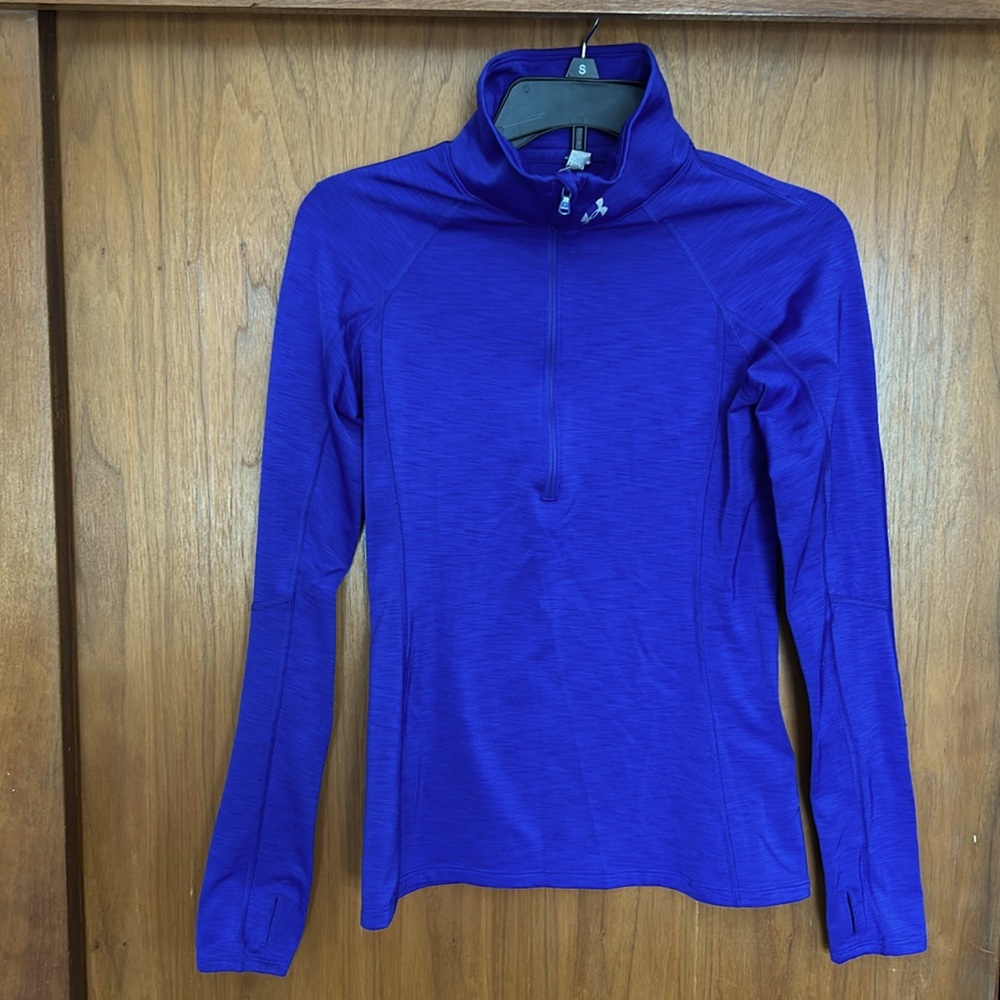 Women’s UA Long sleeve Cold Gear 1/4 zip pullover SMALL